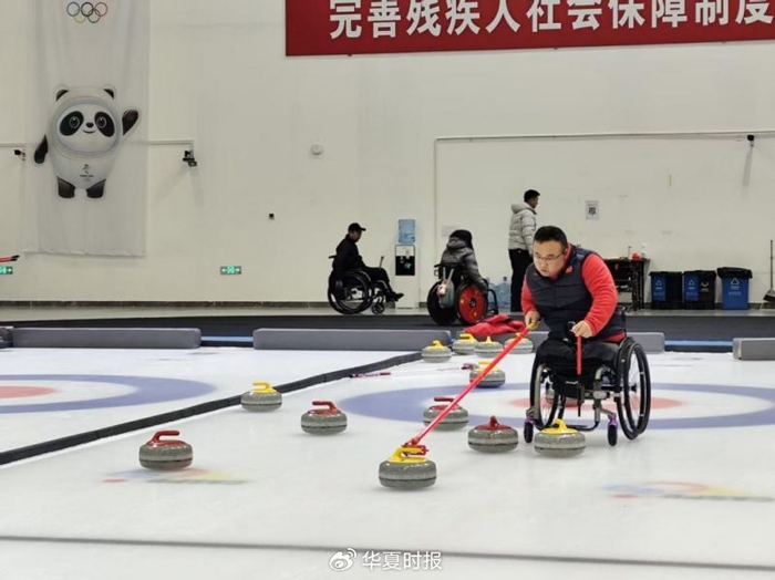 GGPoker中文版-冰上逐梦正当时，中国残疾人运动员全力备战米兰冬残奥会|轮椅冰壶|AC米兰|冰壶|冰球|冰球队_新浪体育_新浪新闻